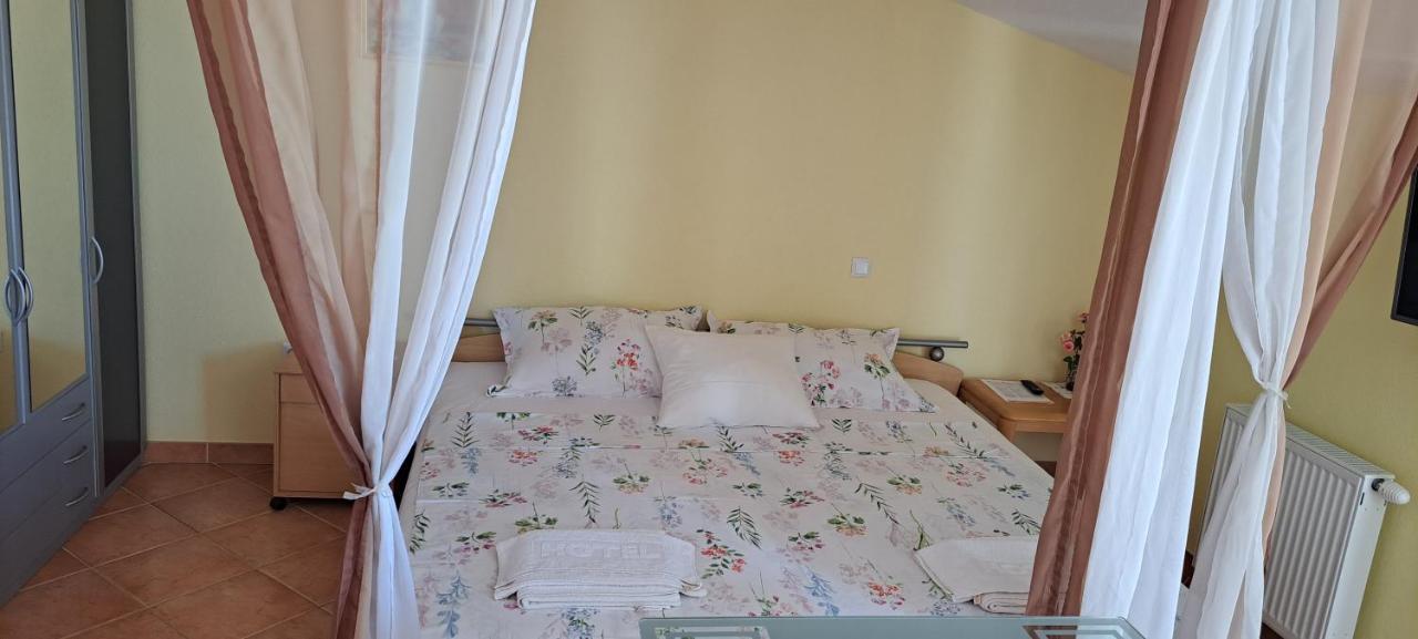 חוואר Apartments Villa Bella Vista Hvar מראה חיצוני תמונה