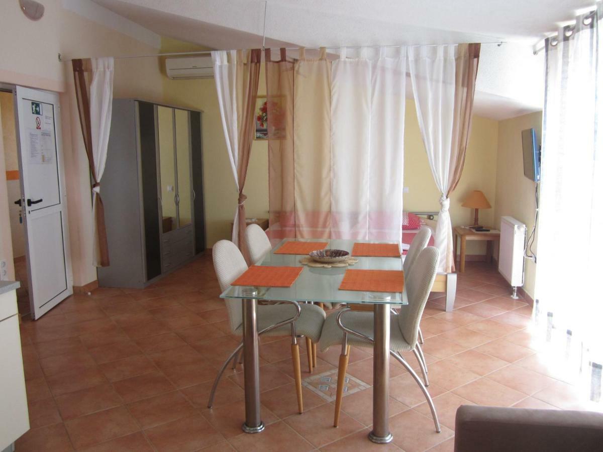 חוואר Apartments Villa Bella Vista Hvar מראה חיצוני תמונה